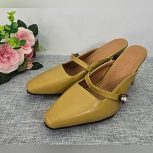 Pointed Toe Heel with Pearl Strap Slingback Yellow Bee Heels for Women Sz 9 US